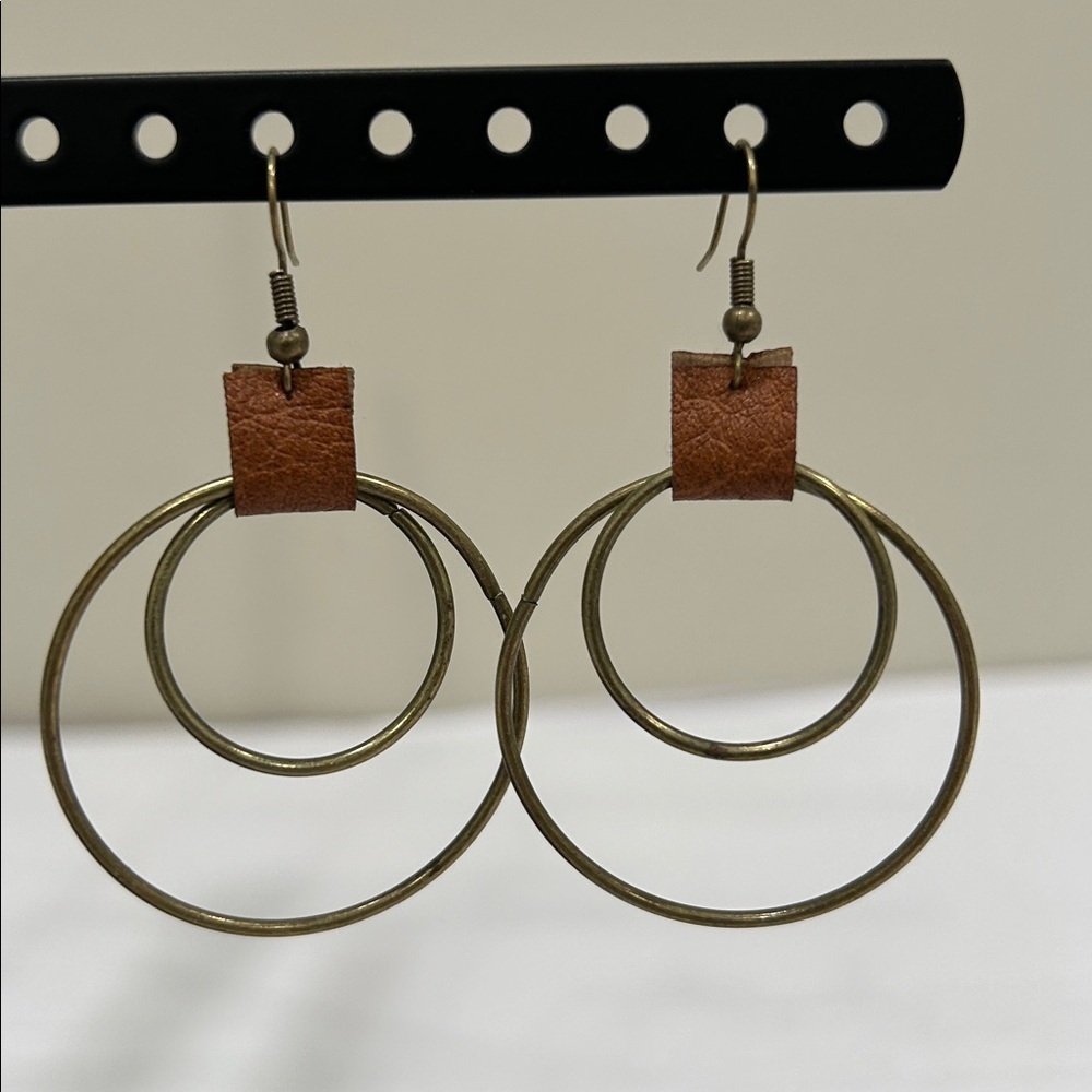 Elegant Brown and Gold Hoop Earrings